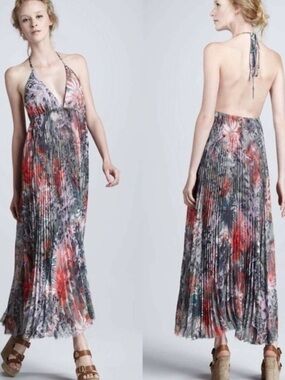 Alice + Olivia Maxi Dress Snow Leopard Jungle Halter Plissé Silk Blend NWT $495
